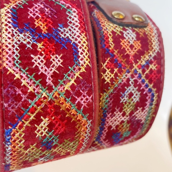 Embroidered Leather Belt Brass Buckle - Picture 2 of 6